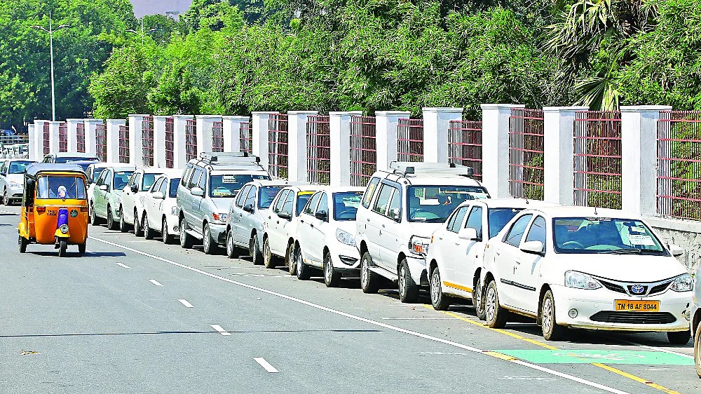 Ktaka govt warns cab aggregators to drop autorickshaw services