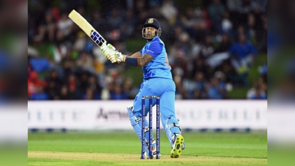 Suryakumar is much like AB de Villiers at his best, says Shastri