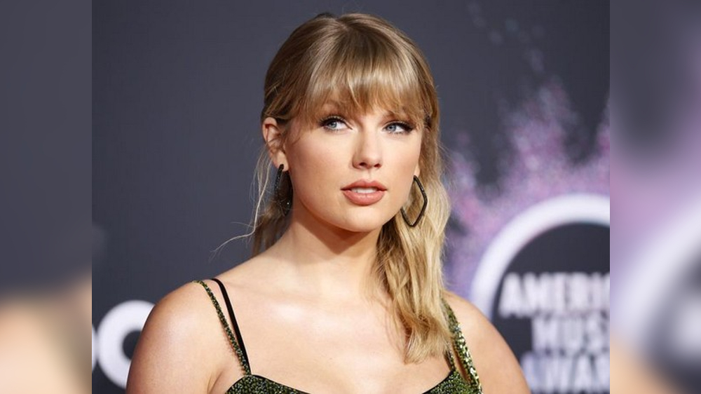 Taylor Swift sweeps the top award at AMA Taylor Swift sweeps the top award at AMA