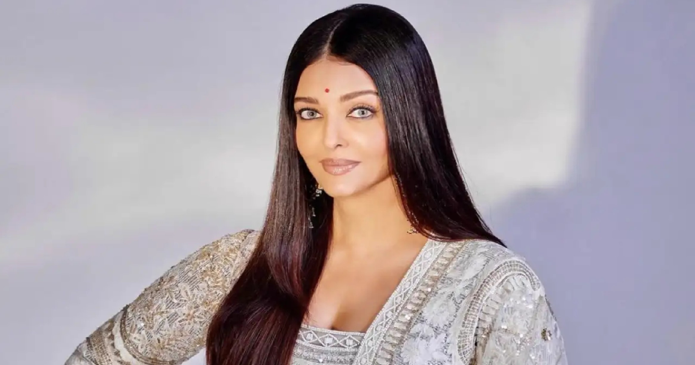 Aishwarya Rai turns 49: Bollyoowd celebs extend warm birthday wishes Aishwarya Rai turns 49: Bollyoowd celebs extend warm birthday wishes