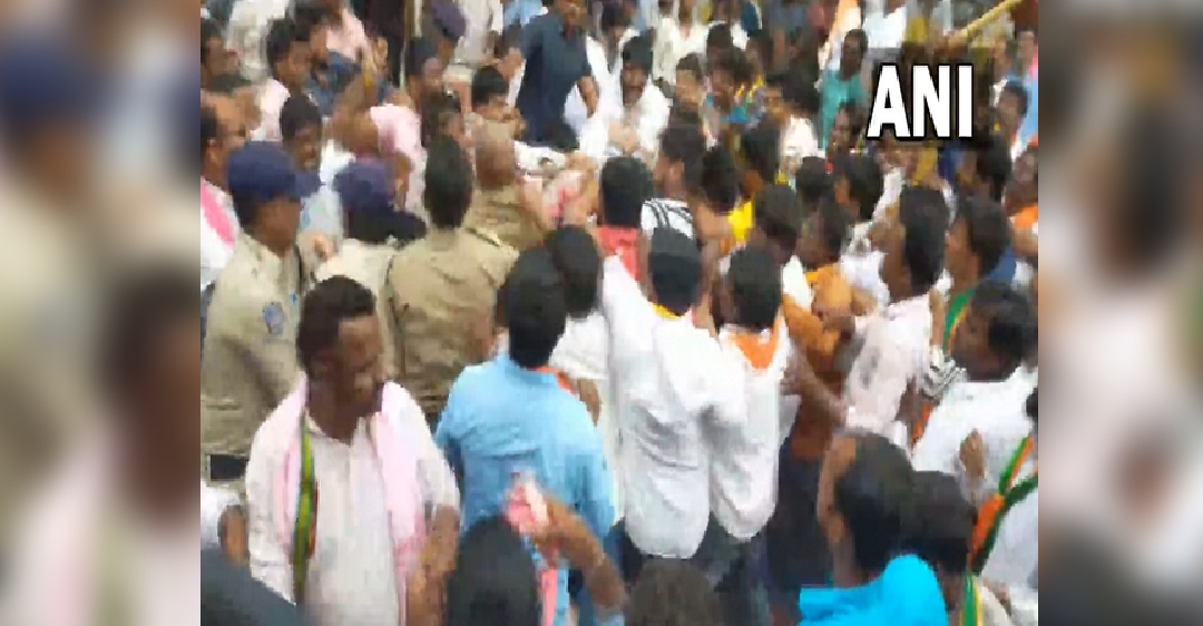 Clash between TRS, BJP workers during Munugode by-election campaign Clash between TRS, BJP workers during Munugode by-election campaign