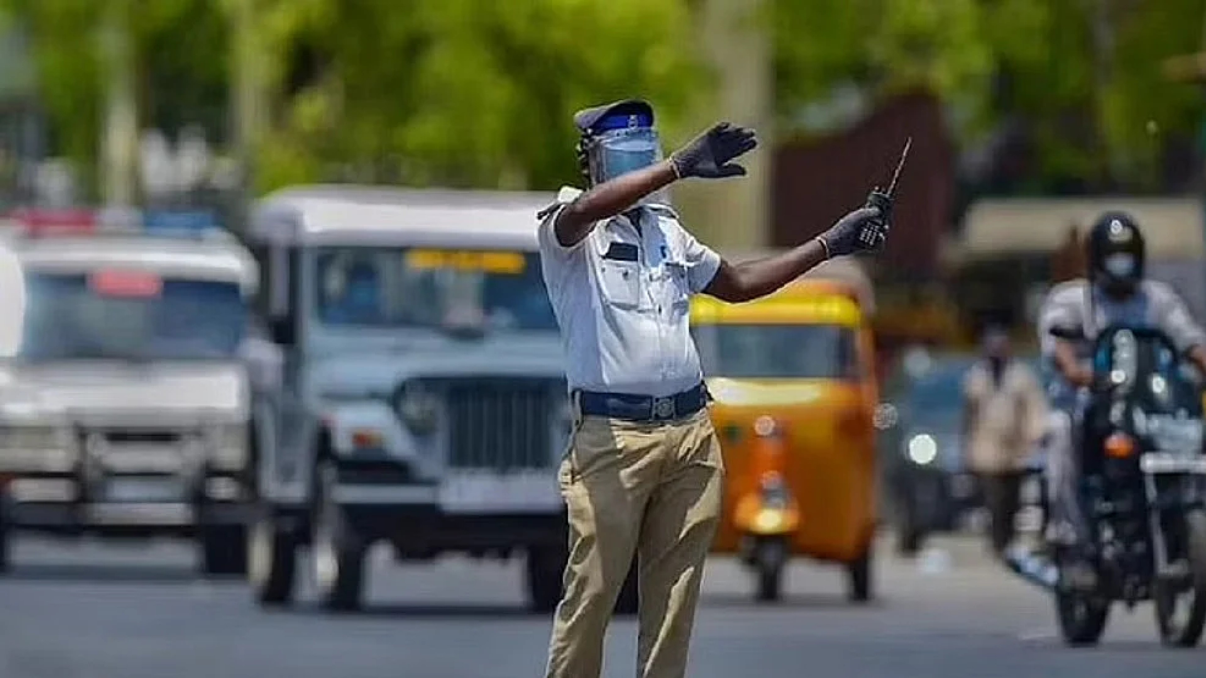 CMRL works: Traffic diversions near Panagal Park on trial basis CMRL works: Traffic diversions near Panagal Park on trial basis