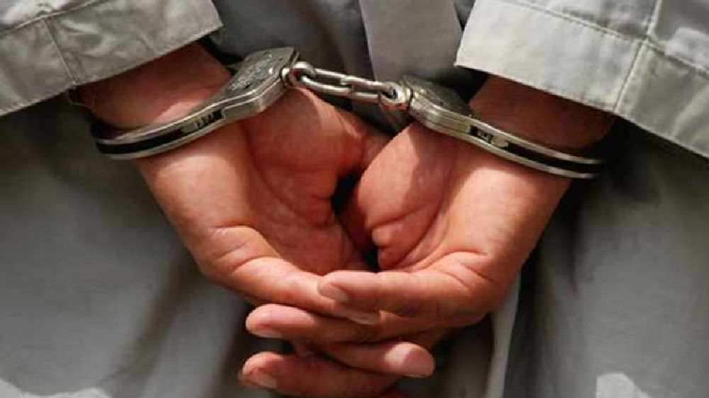Constable held for luring co-workers into investment scam