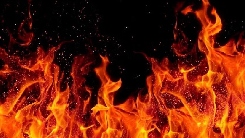 10 killed, 9 injured in apartment fire in Chinas Xinjiang province 10 killed, 9 injured in apartment fire in Chinas Xinjiang province
