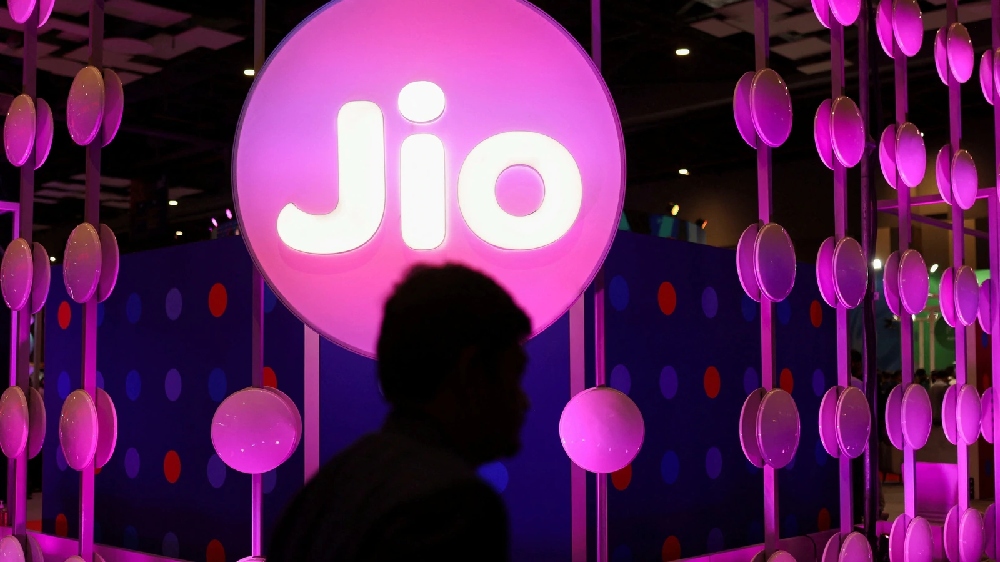 Jio starts 5G services across all district headquarters in Gujarat