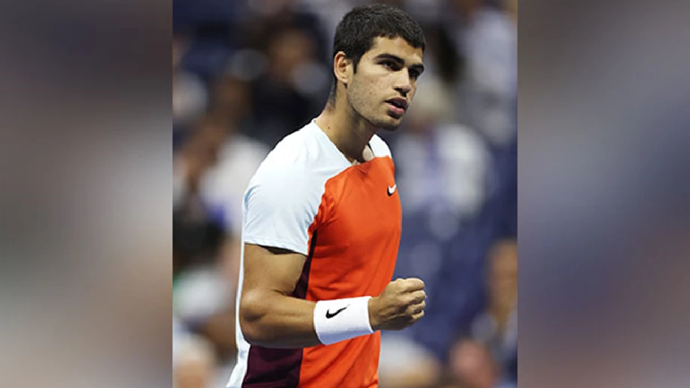 Alcaraz, Djokovic advance, Musetti upsets Ruud in Paris
