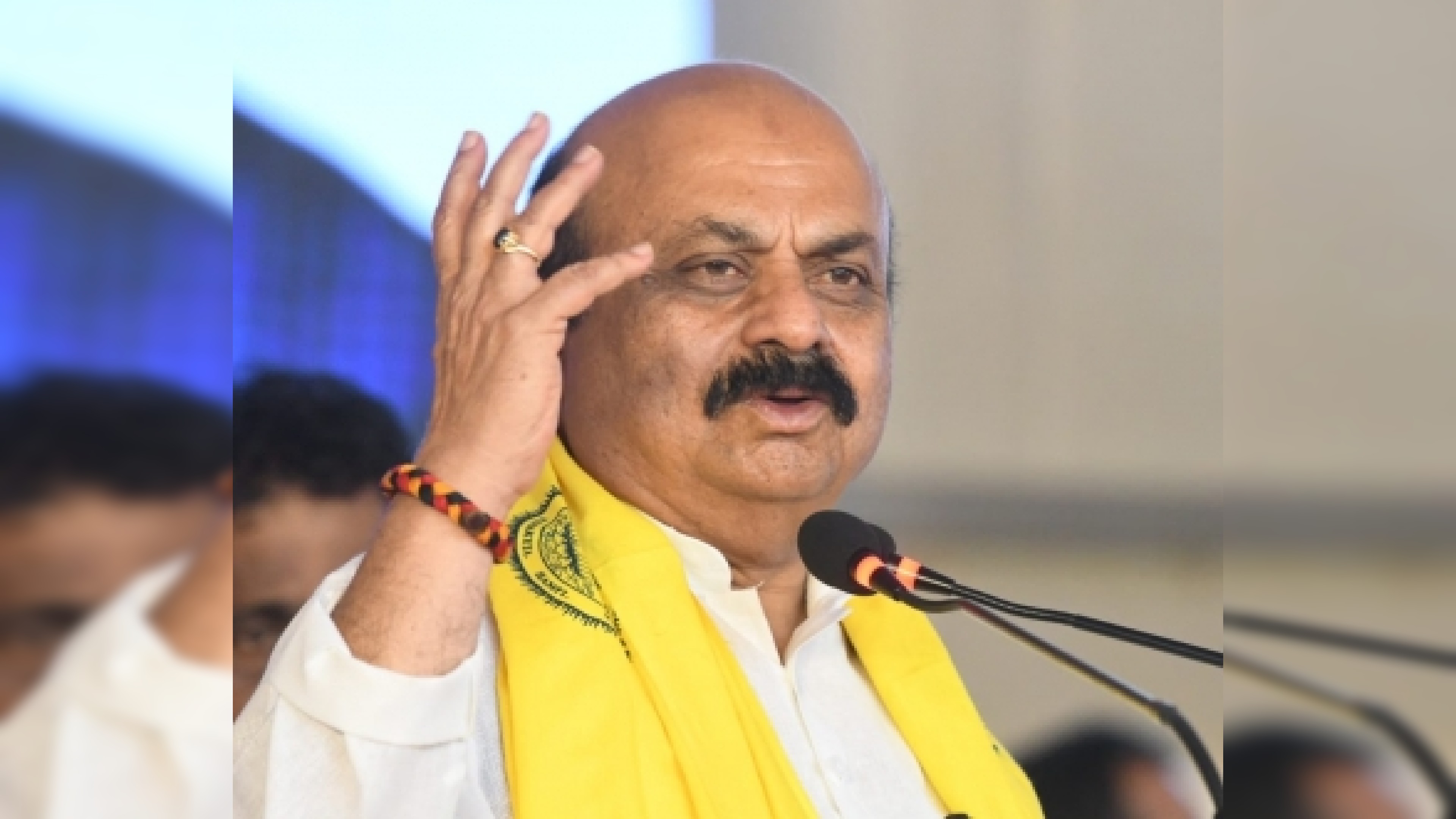 Border dispute: Maha ministers to visit Karnataka on Dec 3