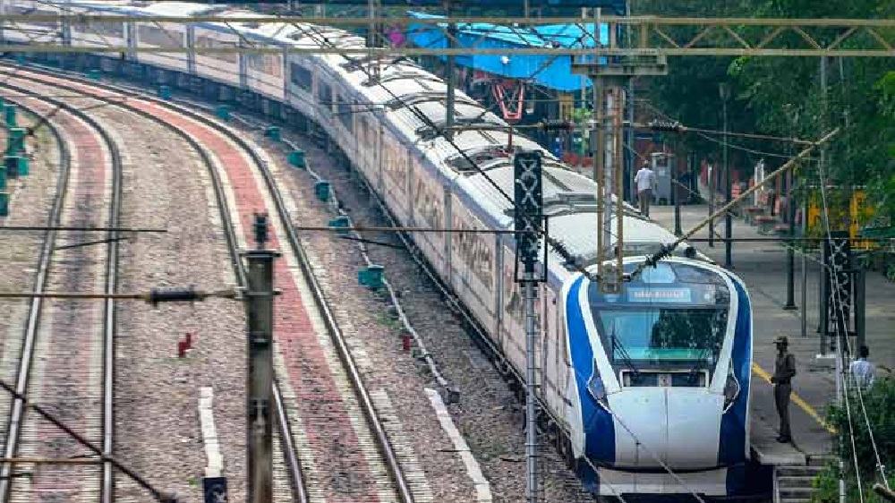 Western Railway revises timings of 25 trains for Vande Bharat Express