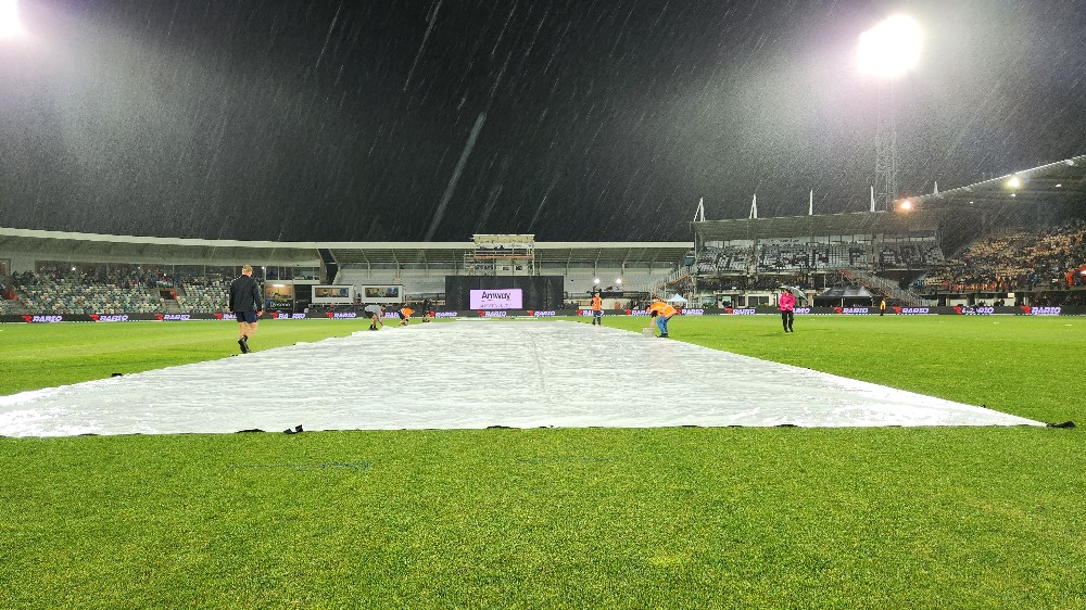 India vs New Zealand: Rain stops play in 3rd T20I