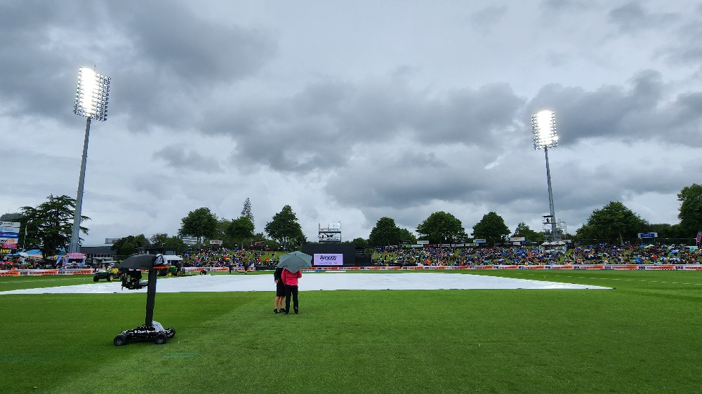 IND vs NZ: Rain interrupts play in second ODI