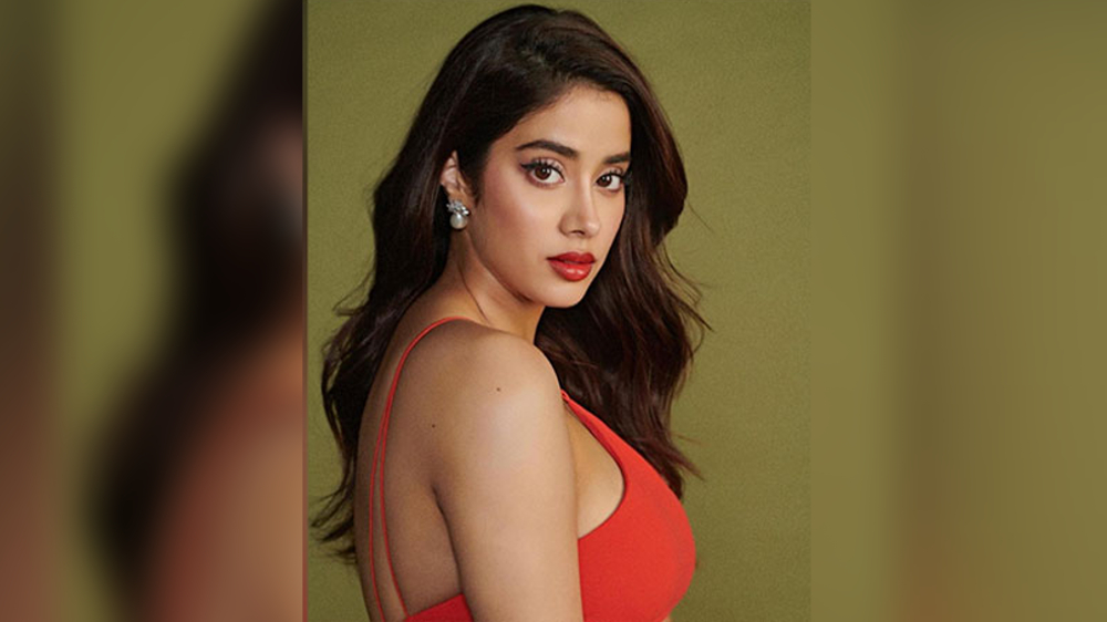 Watch: Janhvi Kapoor shakes a leg to Taylor Swifts Karma