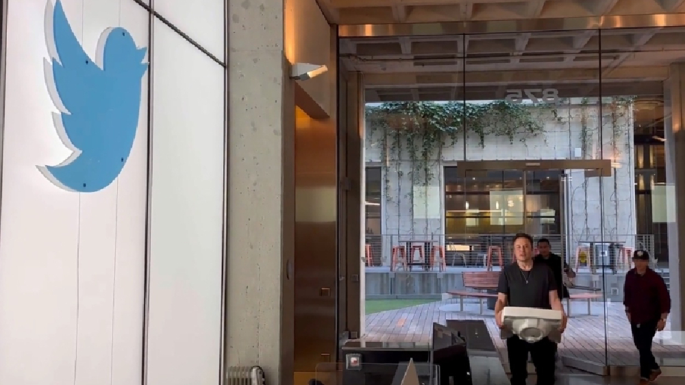 Musk reveals Twitter 2.0, says top software aces joining company