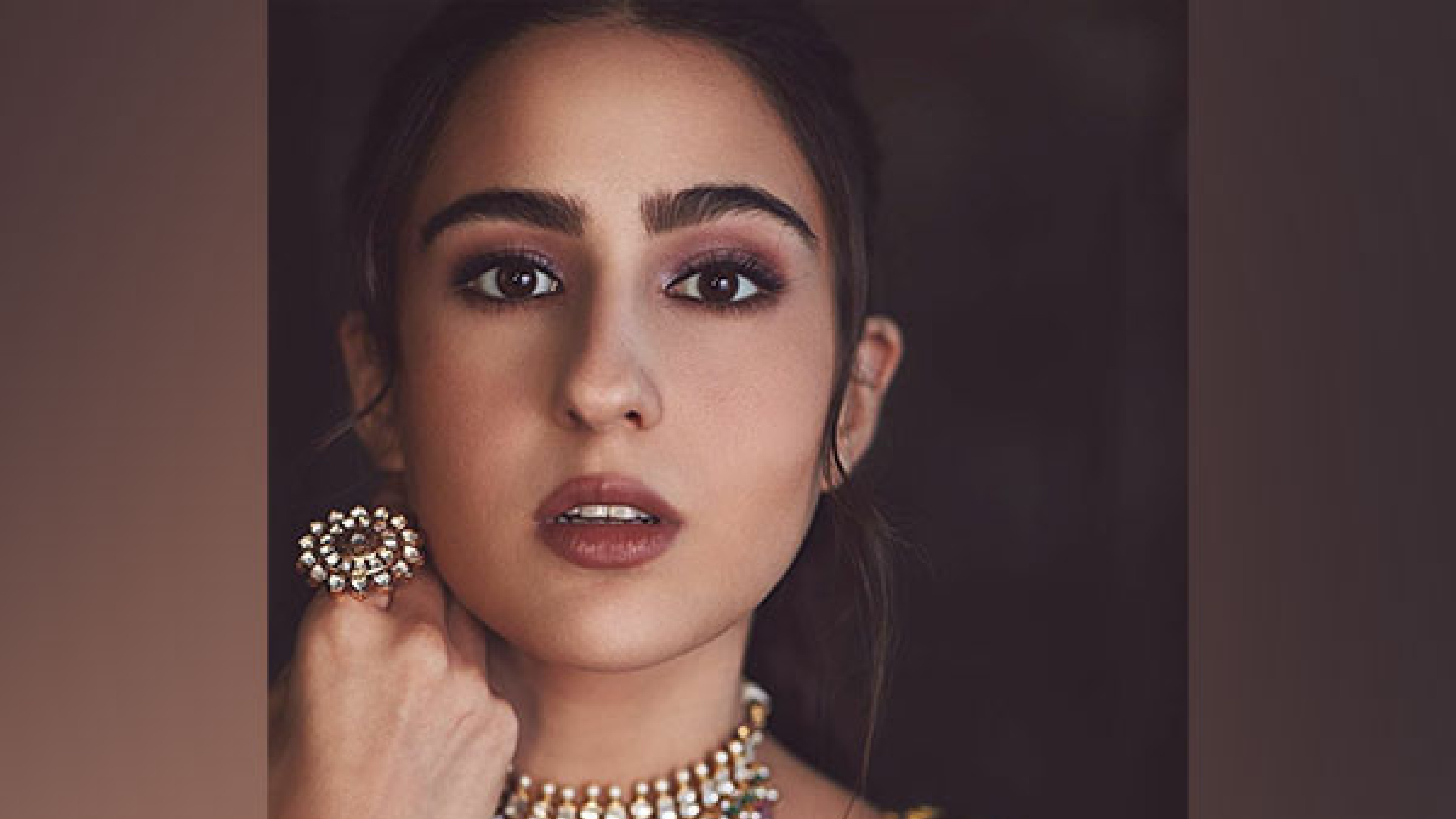 Sara Ali Khan turns Anarkali at IFFI 2022