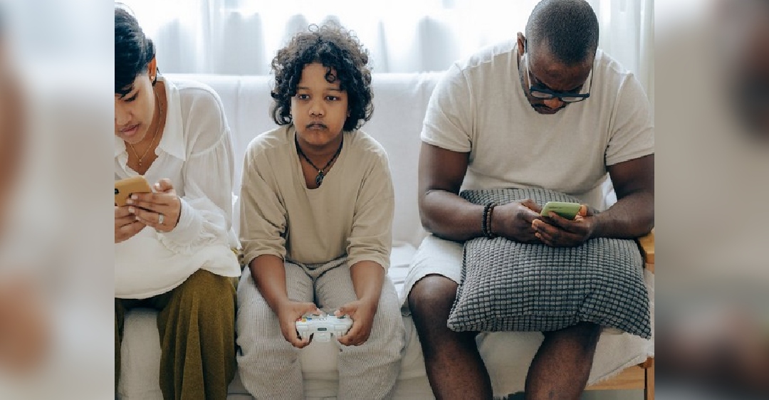 Researchers reveal why screen time is not a problem in teens
