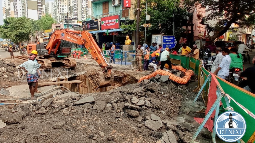 Pipeline burst: Traffic diversions near Perambur barracks road