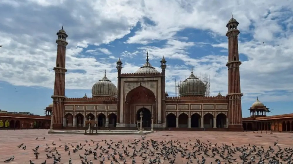 NCW takes cognisance of Delhis Jama Masjid banning entry of girls