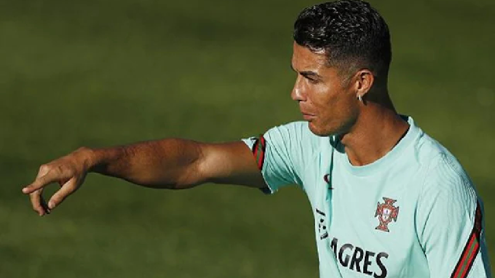 Ronaldo fined, suspended for 2 games for Everton incident