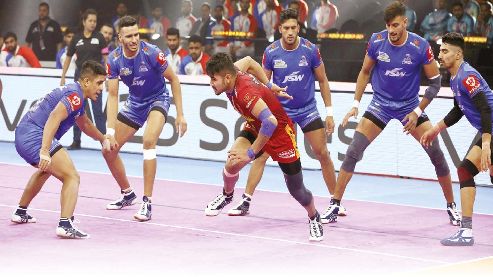 Delhi wins again; Puneri pips Bulls