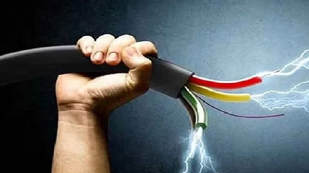 Construction worker electrocuted at site