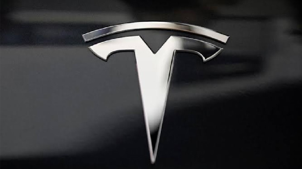 Tesla recalls 300K vehicles over taillight software glitch