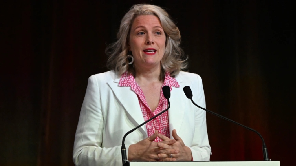 Australia seeks to reassure citizens on Covid after cruise outbreak