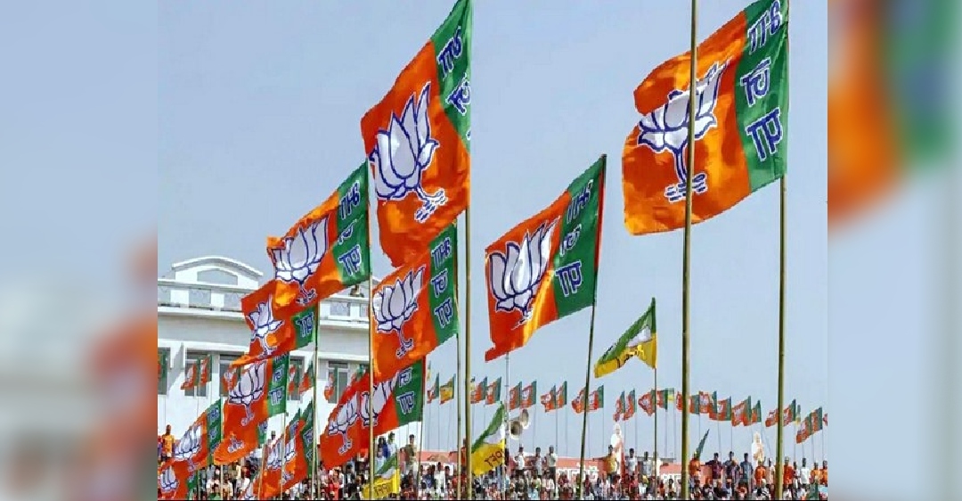 PM Modi, Amit Shah lead BJPs Gujarat campaigners list