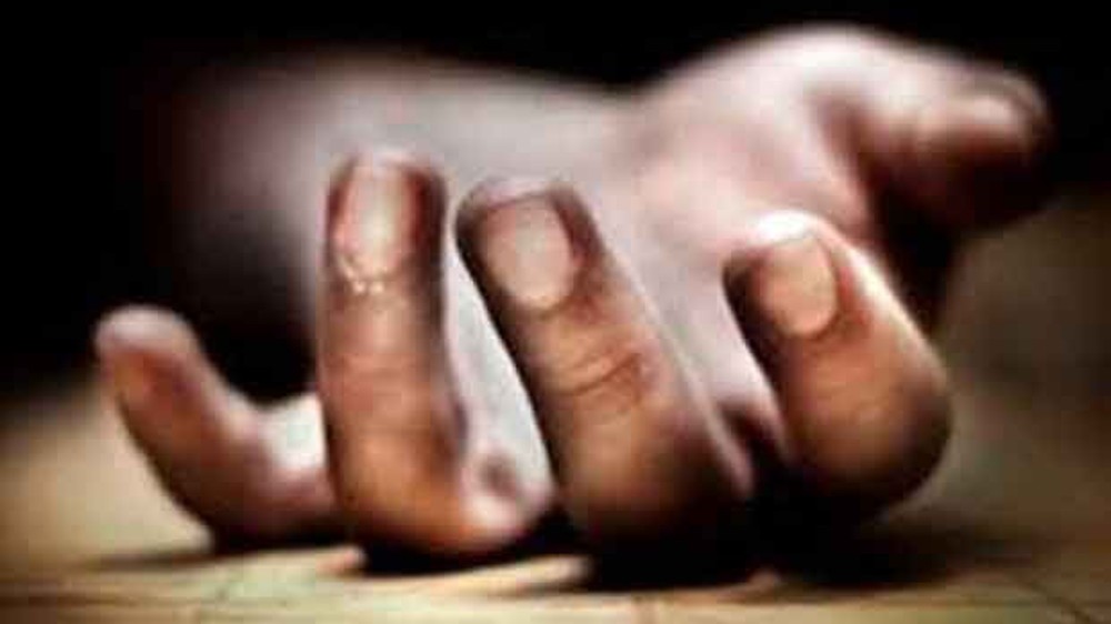 Class 8 girl kills self after parents chide her for mobile addiction Class 8 girl kills self after parents chide her for mobile addiction