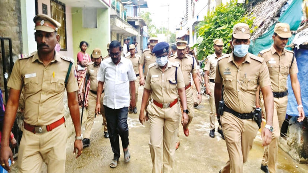 Hindu Munnani man fakes petrol bomb attack, arrested in Kumbakonam