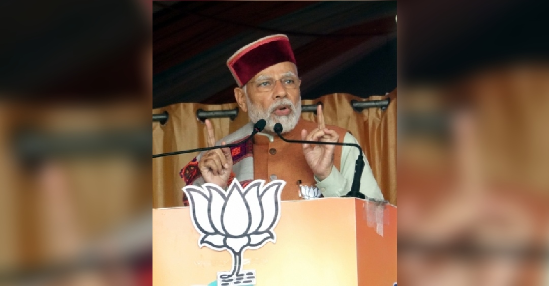 PM Modi arrives in Vizag, holds roadshow