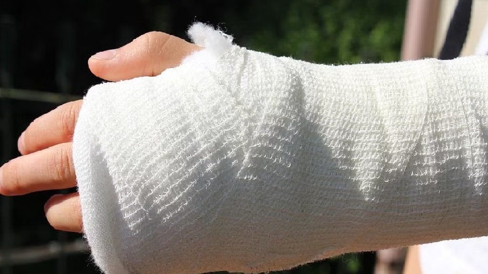 Class 1 girl fractures leg after fall, case filed against school