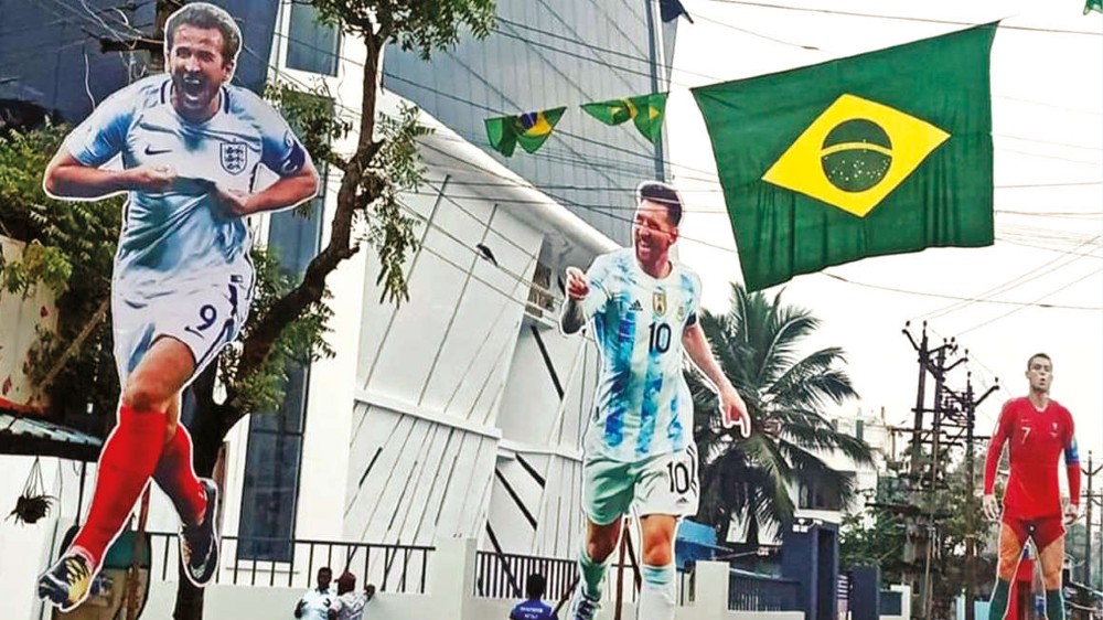 Thoothur gripped by FIFA fever, footballers’ cut-outs dot beach road