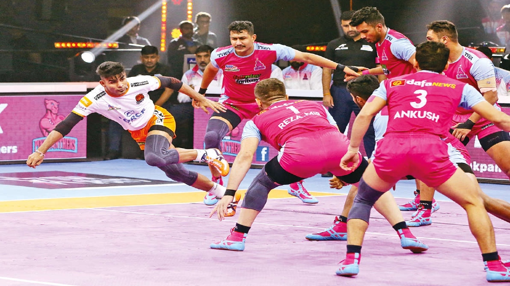 Puneri beats Jaipur to go top Puneri beats Jaipur to go top