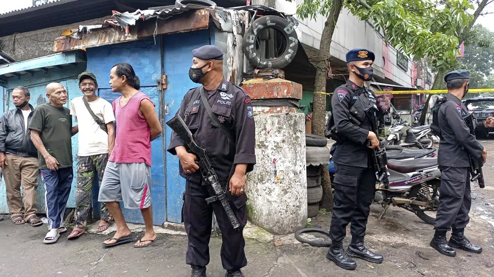 Bombing at Indonesian police station kills officer, hurts 7