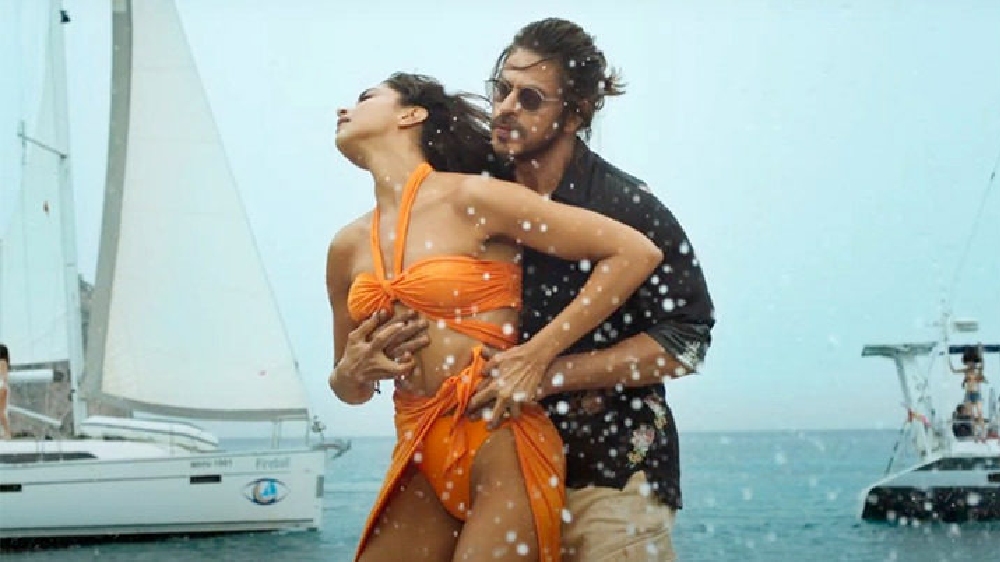 Will burn Shah Rukh Khan alive: Ayodhya seer