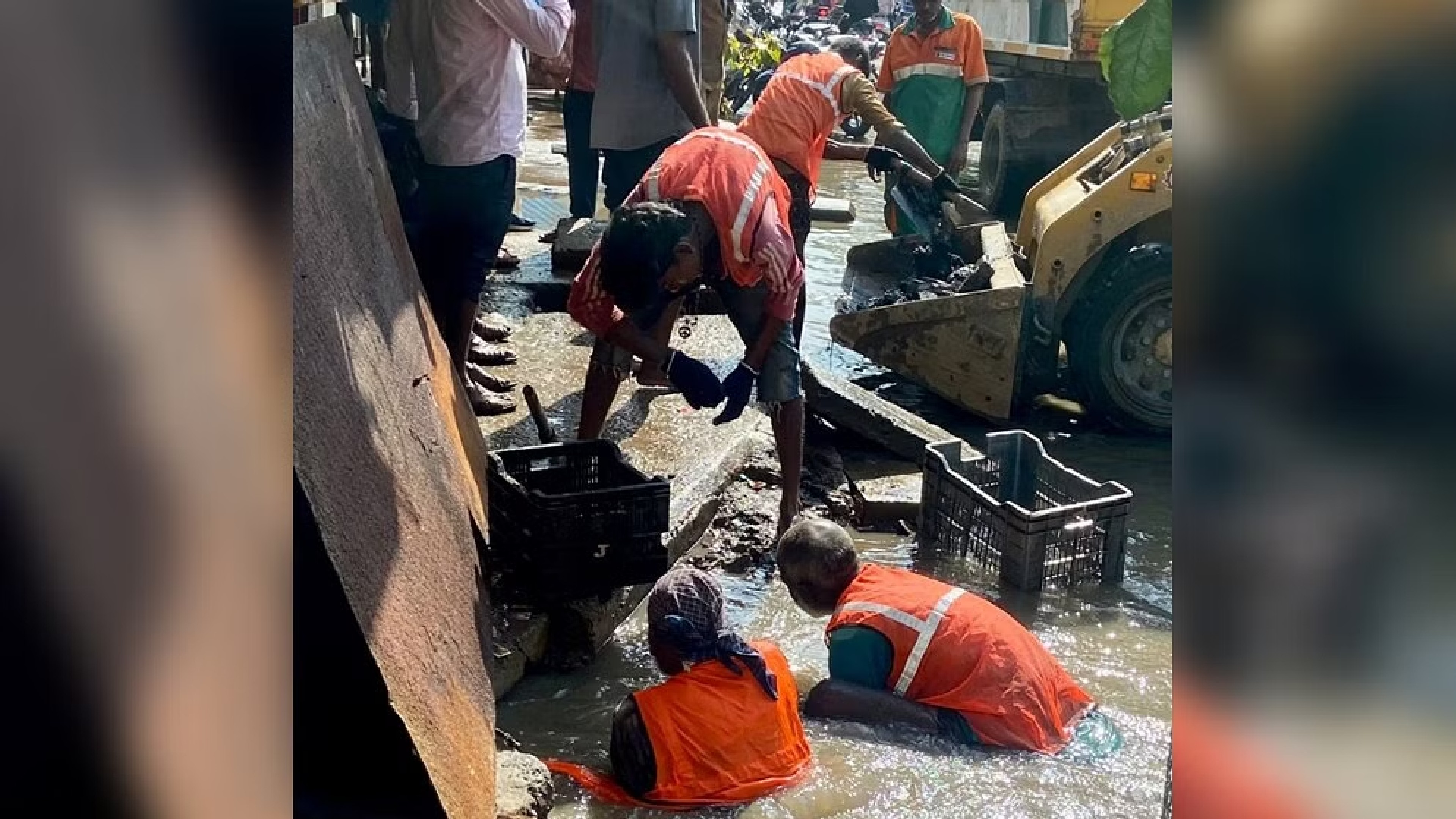 UMC launches scheme to prevent deaths during sanitation works in TN UMC launches scheme to prevent deaths during sanitation works in TN