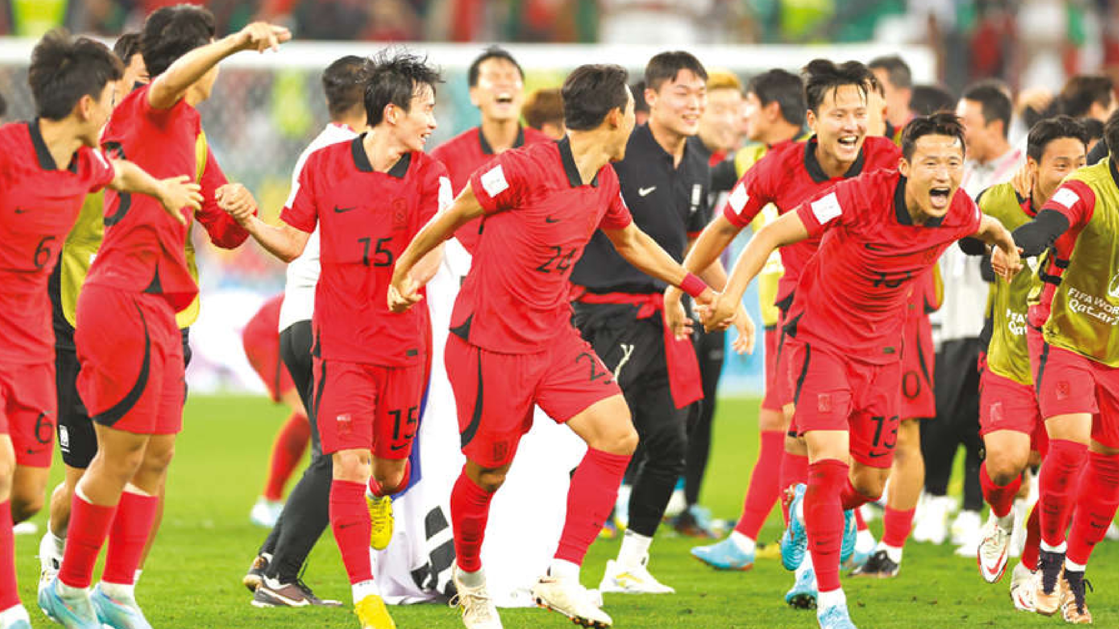 Last-gasp goal sends South Korea into last 16