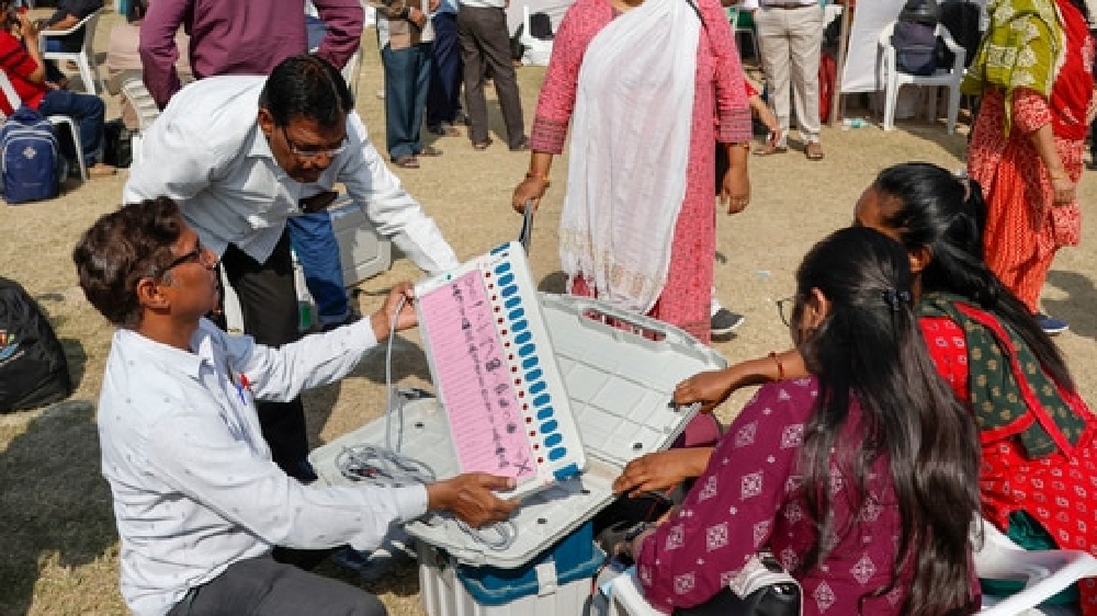 Cong leading on 35 seats in HP, BJP wins 7 as counting continues