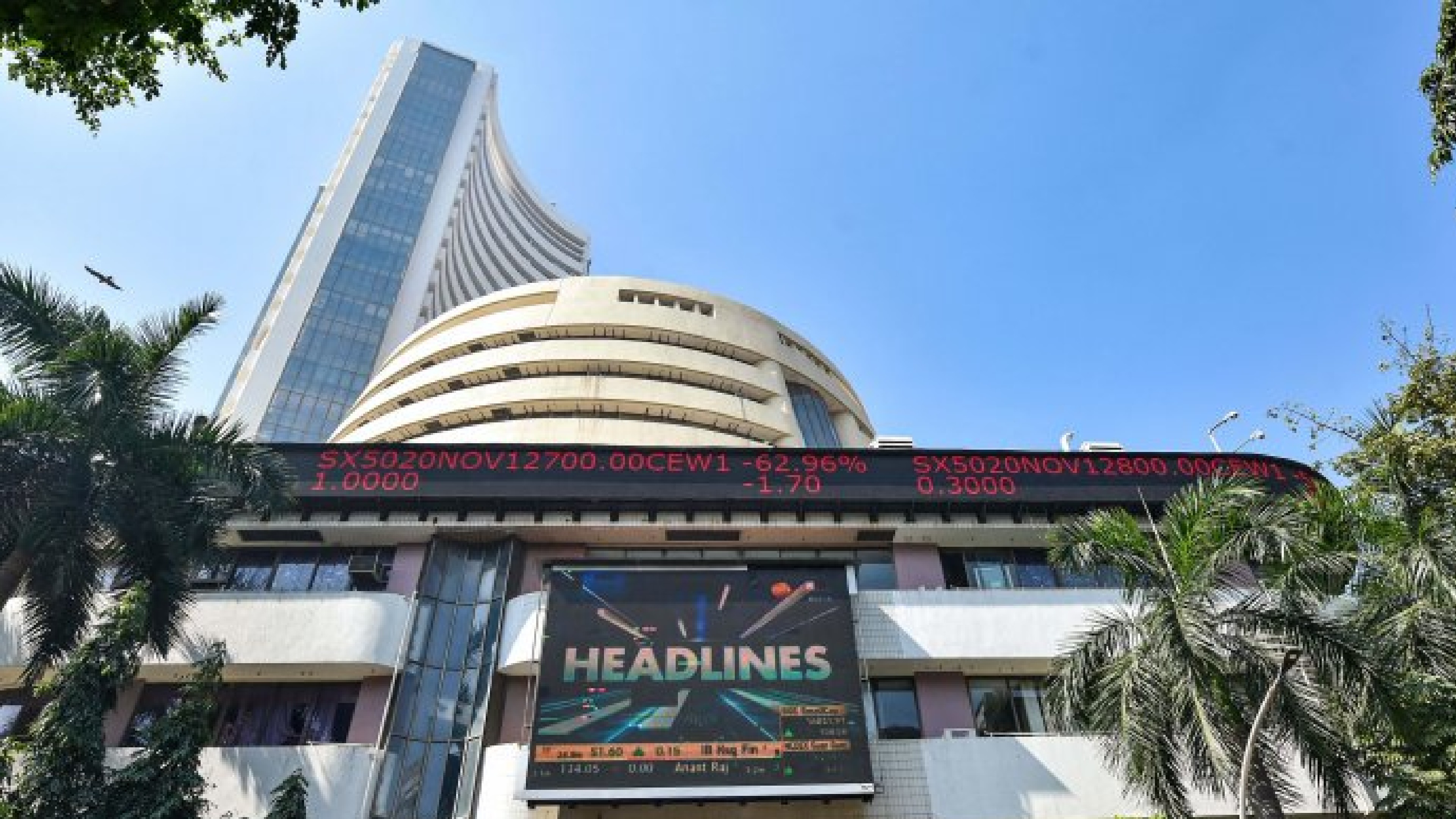 Sensex snaps two-day losing streak, jumps 403 points Sensex snaps two-day losing streak, jumps 403 points