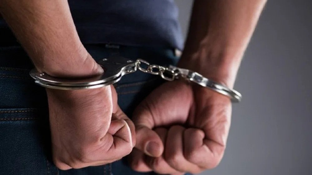 Juvenile among 2 held for hurling petrol bomb at fish trader’s house Juvenile among 2 held for hurling petrol bomb at fish trader’s house