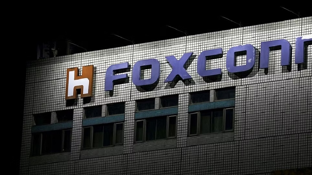 iPhone supplier Foxconn offers $718 subsidy to retain workers iPhone supplier Foxconn offers $718 subsidy to retain workers