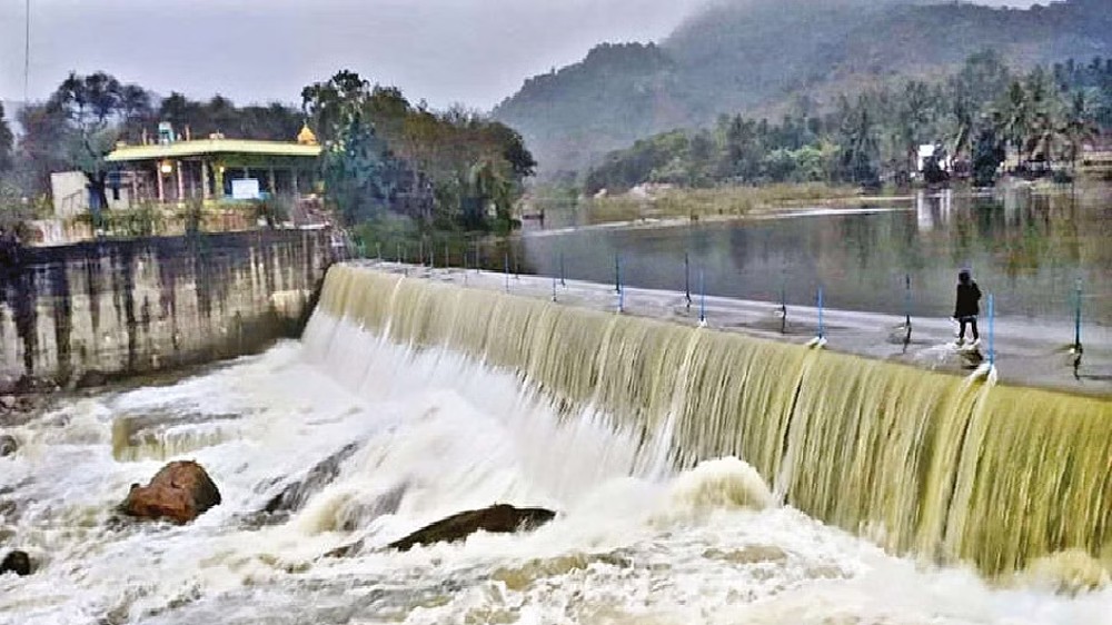Flood alert in Ranipet after water released from dam Flood alert in Ranipet after water released from dam