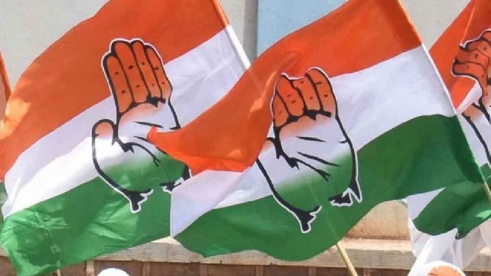 Cong keeps fingers crossed as it awaits Gujarat, HP poll results Cong keeps fingers crossed as it awaits Gujarat, HP poll results