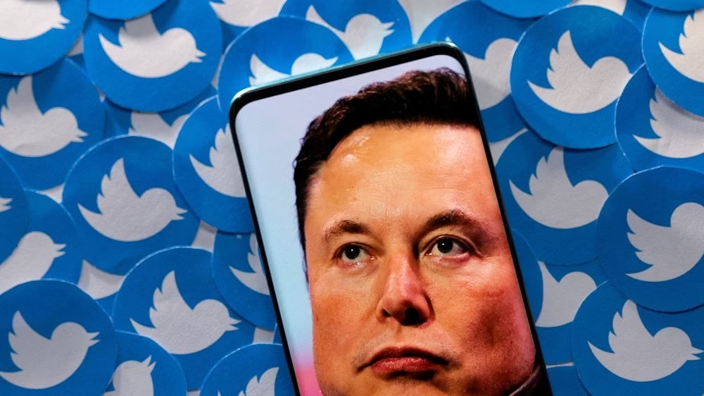 Twitter back to life after brief outage as Musk speeds up platform
