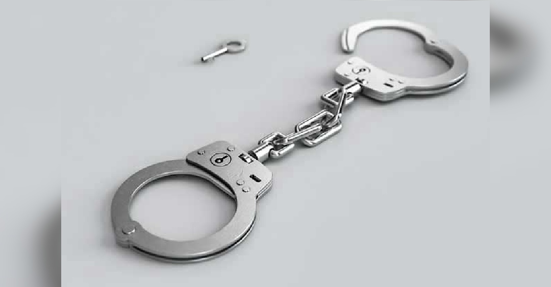 Two Lankan women detained with fake Indian passports