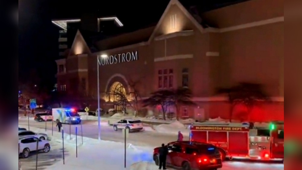 5 arrested in deadly shooting at largest shopping centre in US