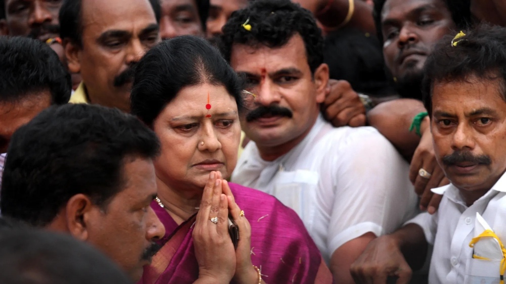 Sasikala urges TN govt to provide assistance to Cyclone victims