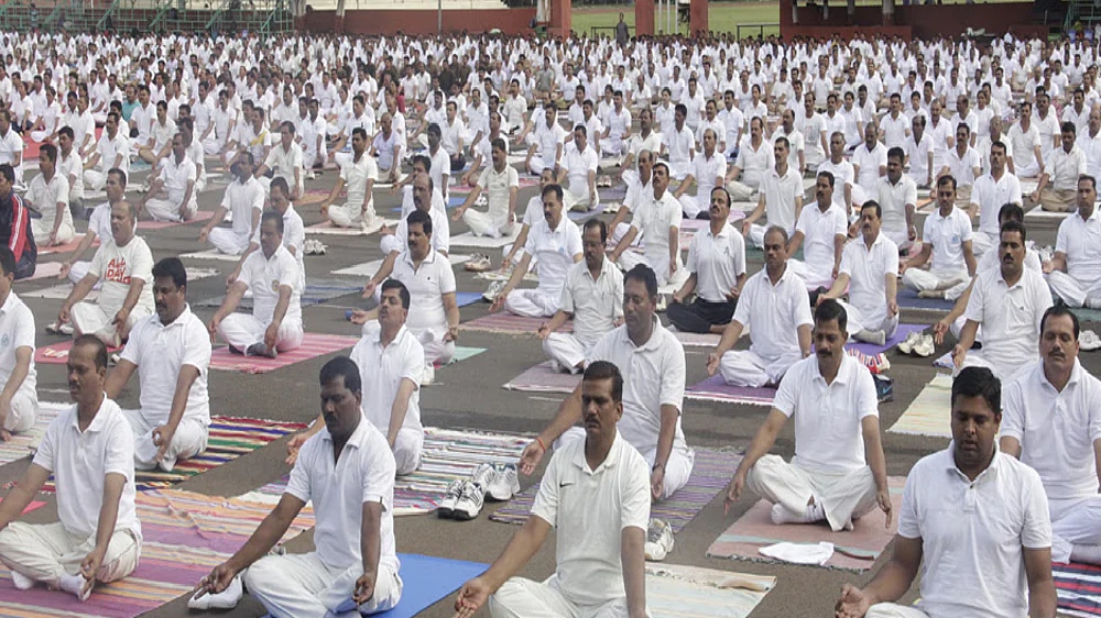 5,000 TN prisoners attend Isha’s yoga class