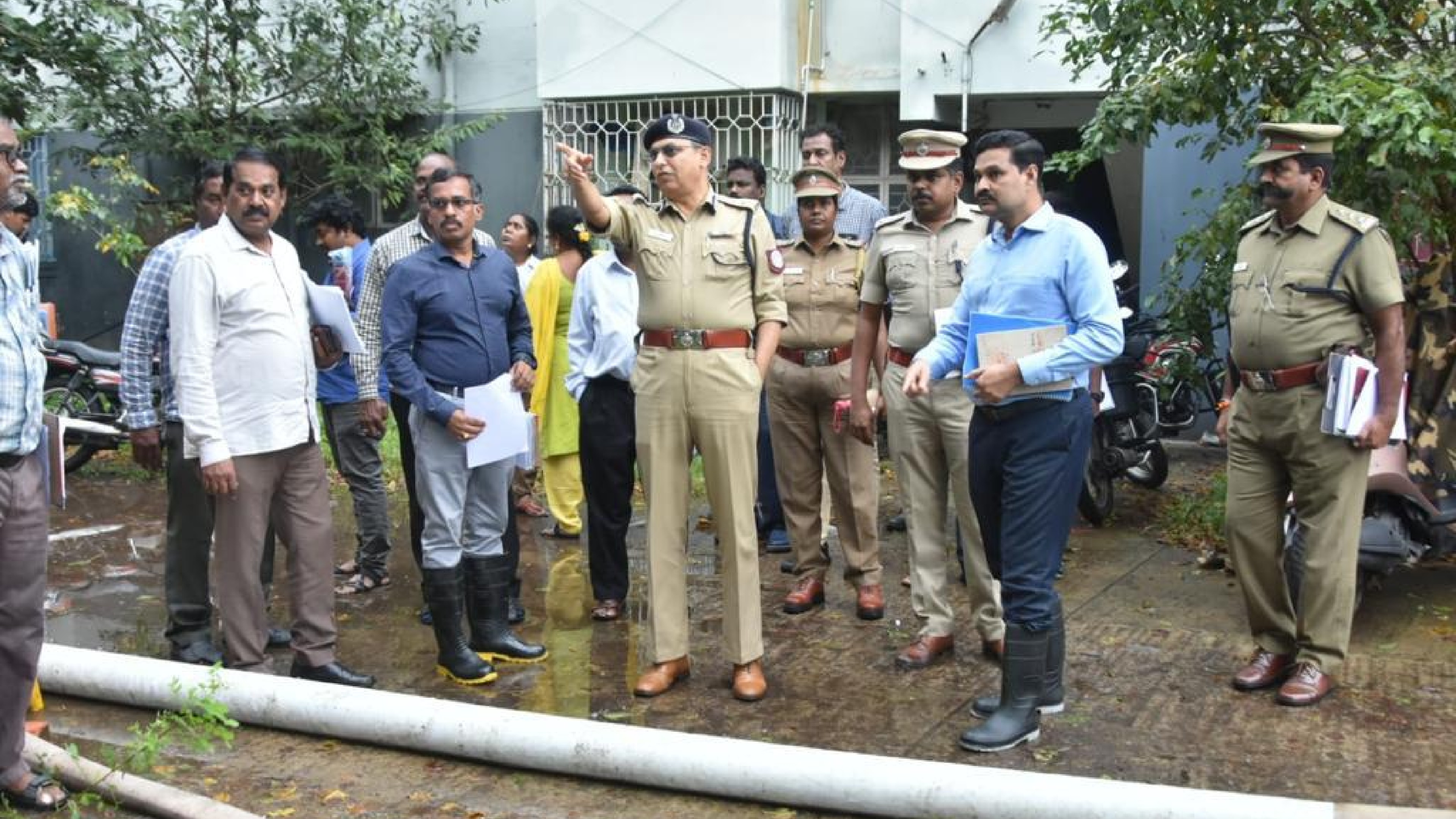 Cyclone Mandous: CoP Shankar Jiwal visits police quarters