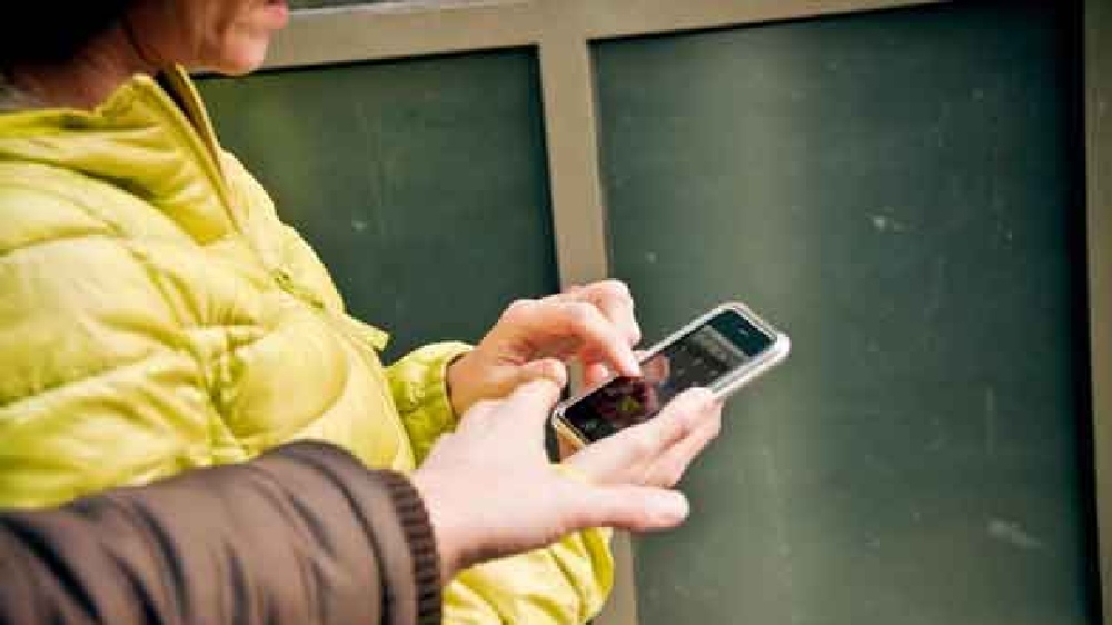 3 held for snatching mobile phones in Mogappair