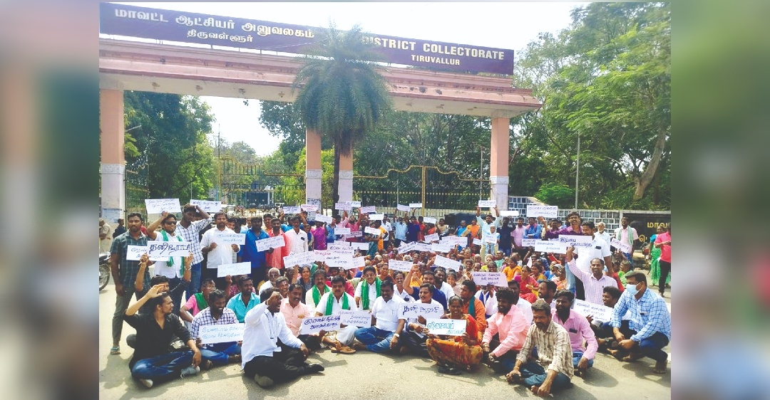 Garbage dump protest: Vengathur residents lay siege to Collectorate